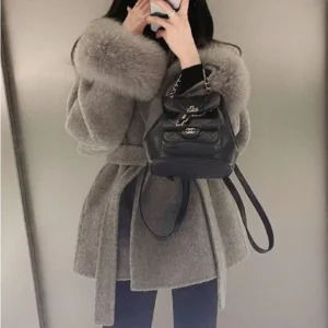 Manteau de fourrure en laine véritable à bretelles