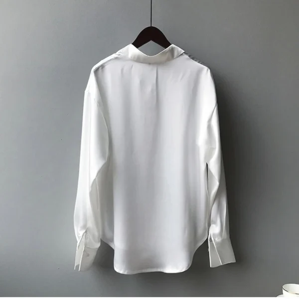 Printemps Mode Boutonné Satin Soie Chemise Vintage Blouse Femmes Hauts Blancs Dame Manches Longues Femme Lâche Chemises De Rue 11355 – Image 2