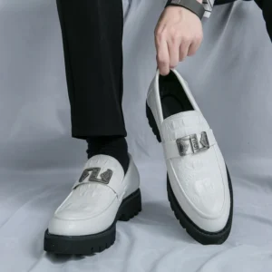 Mocassins blancs pour hommes, mocassins de fête et d'affaires à semelles épaisses, chaussures à plateforme confortables à enfiler, nouvelles chaussures décontractées à la mode