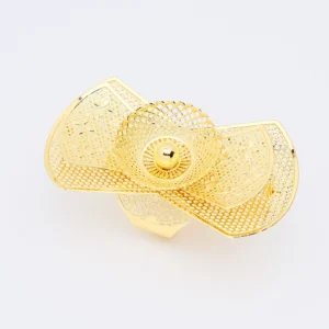 Bague plaquée or avec une jolie grande fleur